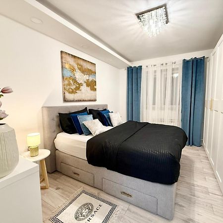 Holiday House "Mimoza" 2 Massage Pools Otocac Exterior photo